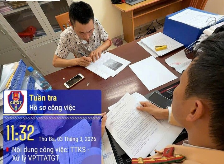 Hai người đ&agrave;n &ocirc;ng Hải Ph&ograve;ng bị phạt 26 triệu đồng v&igrave; Lạng l&aacute;ch , đ&aacute;nh v&otilde;ng tr&ecirc;n quốc lộ 10 - Ảnh 2.