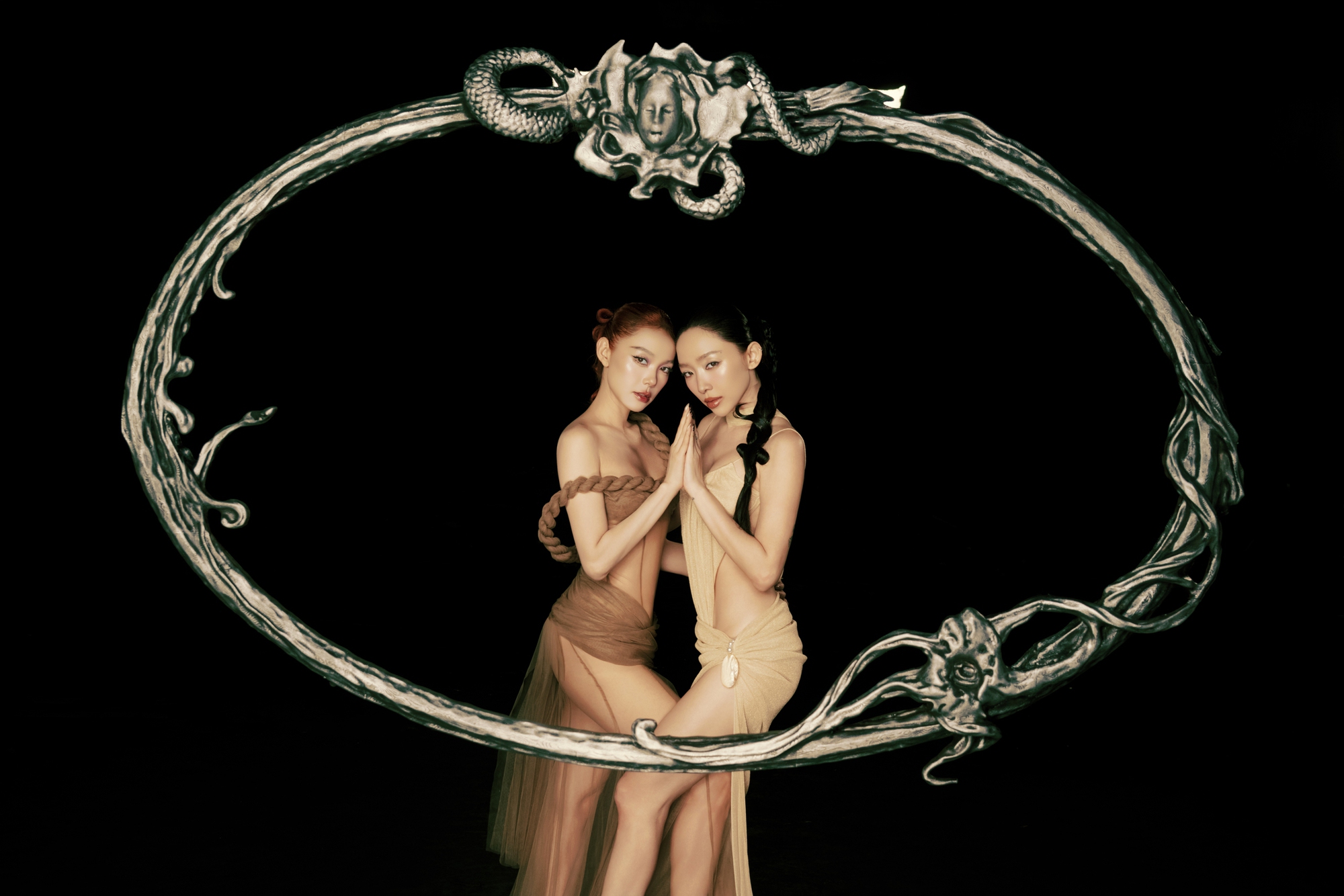 Minh Hằng bắt tay T&oacute;c Ti&ecirc;n, tặng qu&agrave; cho hội chị em nh&acirc;n ng&agrave;y 8/3 - Ảnh 4.