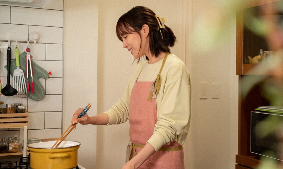 Người phụ nữ nấu ăn kh&ocirc;ng bao giờ cho muối, kết quả kh&aacute;m sức khỏe g&acirc;y chấn động - Ảnh 2.