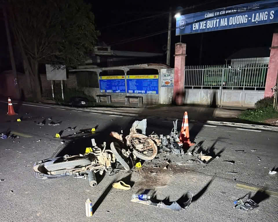 Tai nạn giao th&ocirc;ng nghi&ecirc;m trọng tại Lạng Sơn khiến 4 người tử vong đ&ecirc;m 3 - 3 - Ảnh 1.
