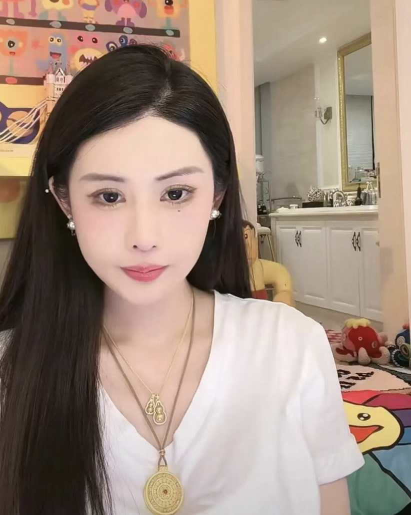 Thợ gội đầu y&ecirc;u thiếu gia, ly h&ocirc;n nhận bồi thường 22 tỷ l&agrave; &ldquo;đập mặt x&acirc;y lại&rdquo;: Giờ th&agrave;nh ph&uacute; b&agrave; nổi tiếng - Ảnh 4.