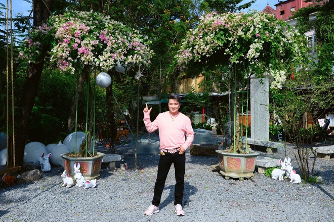 Phải đ&oacute;ng cửa 5 ng&agrave;y, qu&aacute;n cafe của &ocirc;ng ho&agrave;ng nhạc Việt đ&igrave;nh đ&aacute;m một thời "thất thủ" khi mở lại - Ảnh 4.