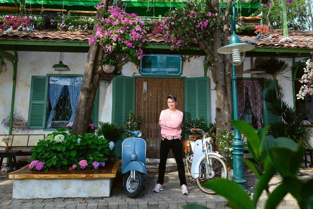 Phải đ&oacute;ng cửa 5 ng&agrave;y, qu&aacute;n cafe của &ocirc;ng ho&agrave;ng nhạc Việt đ&igrave;nh đ&aacute;m một thời "thất thủ" khi mở lại - Ảnh 3.