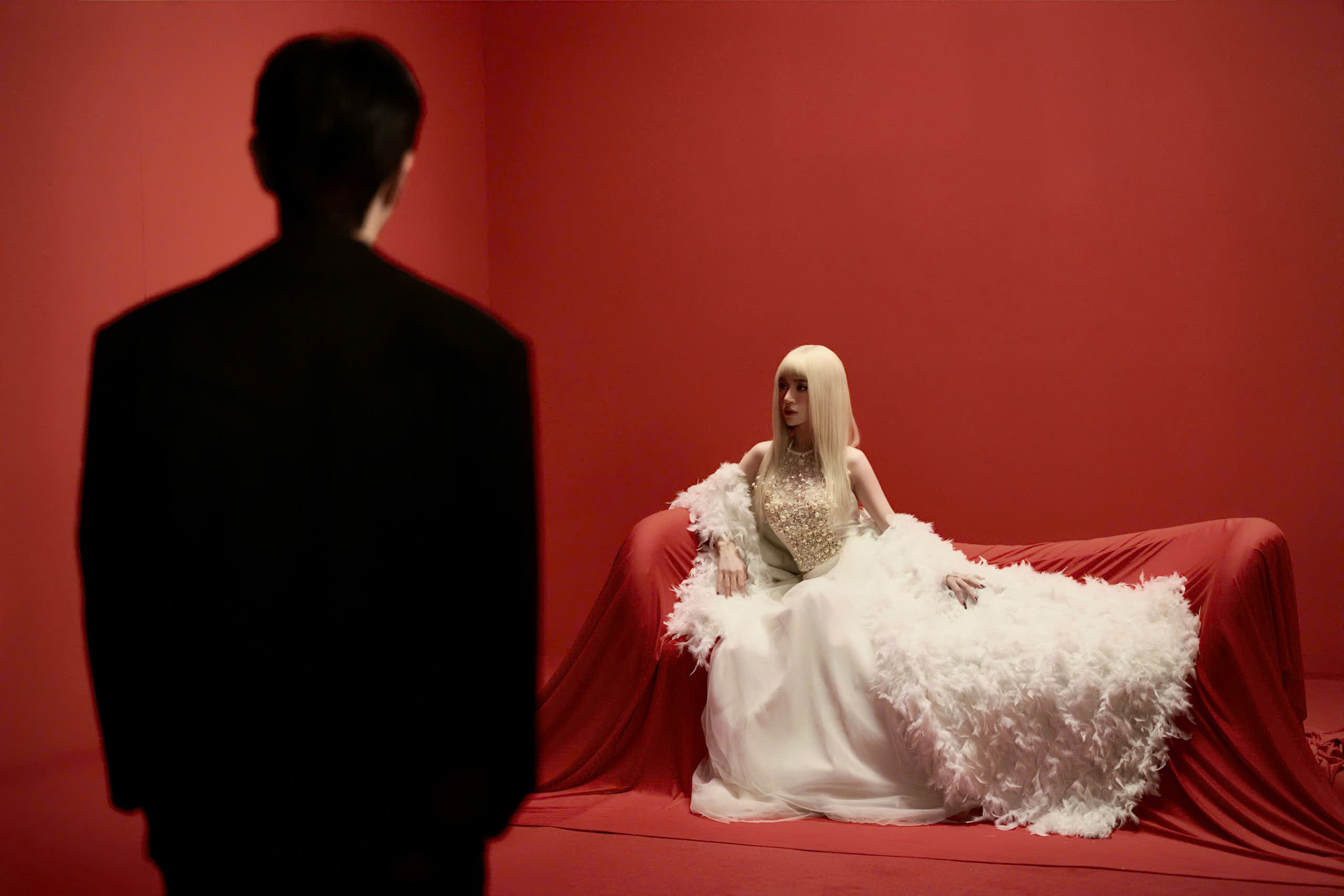 DJ T&iacute;t "n&oacute;ng bỏng nhất H&agrave; th&agrave;nh" ra MV kể chuyện t&igrave;nh y&ecirc;u dang dở, chồng g&oacute;p mặt - Ảnh 3.