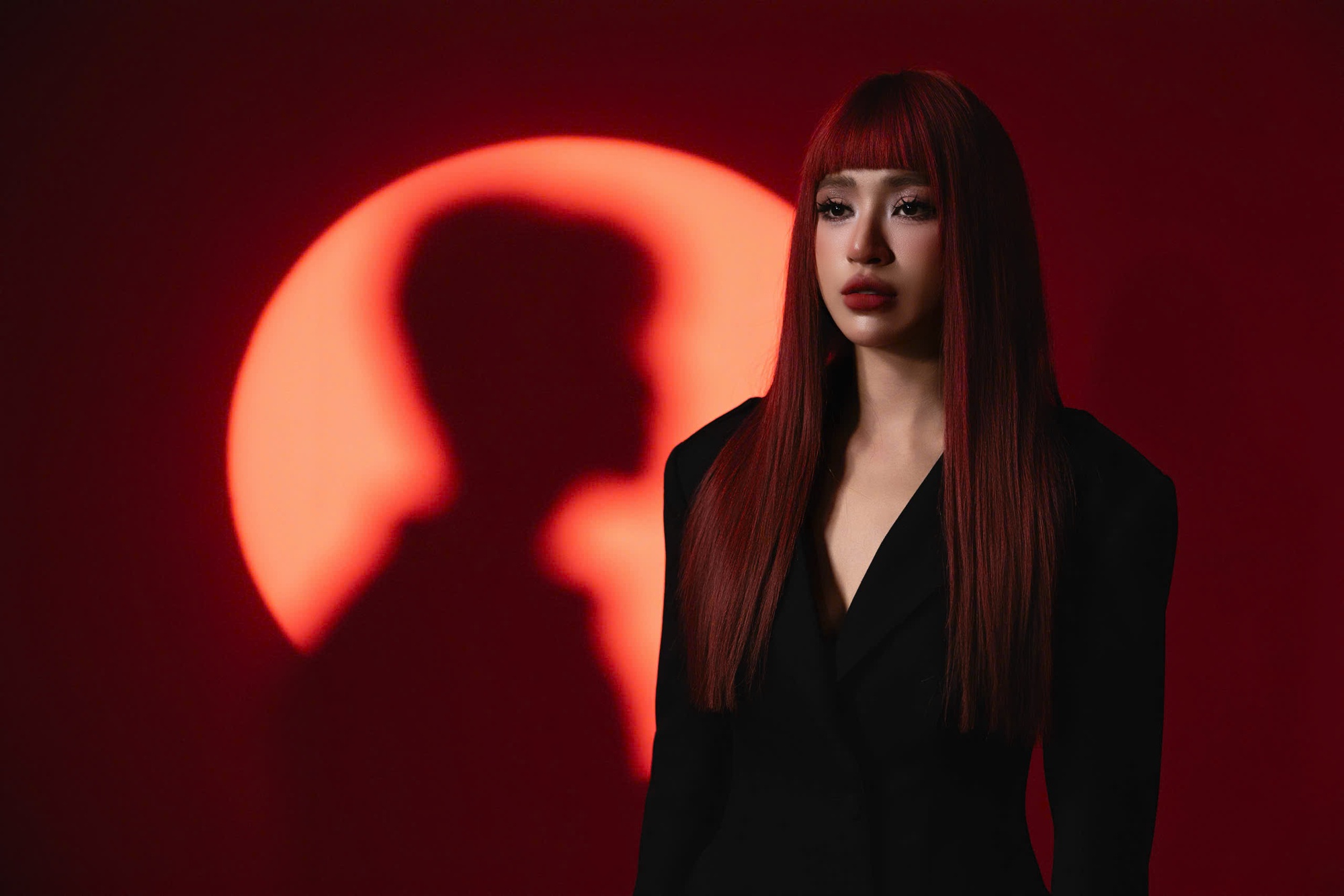 DJ T&iacute;t "n&oacute;ng bỏng nhất H&agrave; th&agrave;nh" ra MV kể chuyện t&igrave;nh y&ecirc;u dang dở, chồng g&oacute;p mặt - Ảnh 4.