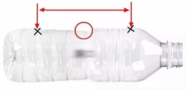 Đặt 1 chai nhựa rỗng v&agrave;o m&aacute;y h&uacute;t m&ugrave;i, t&ocirc;i lạy người n&agrave;o nghĩ ra mẹo đỉnh n&oacute;c n&agrave;y- Ảnh 3.