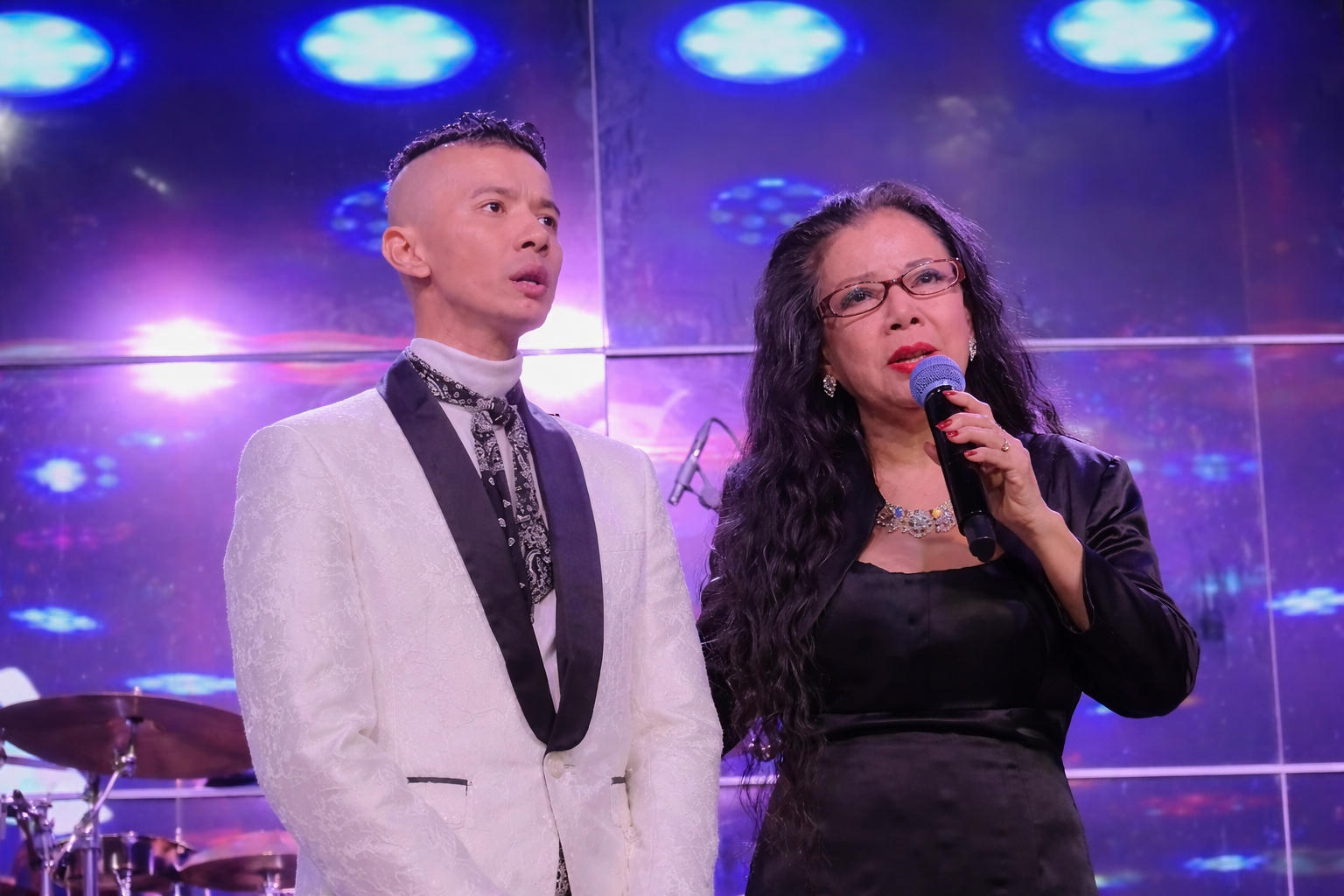 Kasim Ho&agrave;ng Vũ ra đi khi mẹ đang cho ăn: "C&ocirc; Phương đ&atilde; gọi 911 nhưng kh&ocirc;ng c&ograve;n c&aacute;ch n&agrave;o gi&uacute;p được" - Ảnh 2.