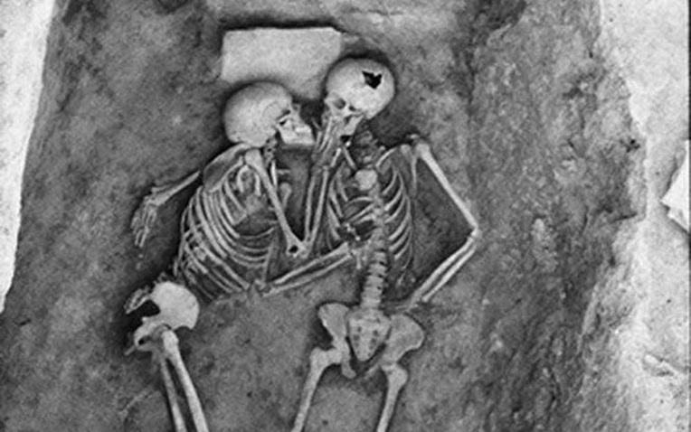 C&acirc;u chuyện t&igrave;nh y&ecirc;u vĩnh hằng 2.800 năm ở Iran g&acirc;y sửng sốt - Ảnh 1.