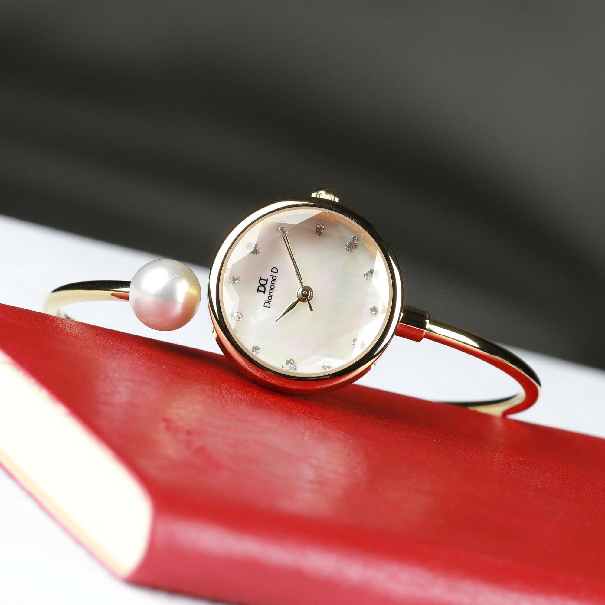 Đăng Quang Watch ra mắt BST Diamond D 2026: Vẻ đẹp vĩnh cửu d&agrave;nh tặng ph&aacute;i đẹp nh&acirc;n ng&agrave;y 08/03 - Ảnh 3.