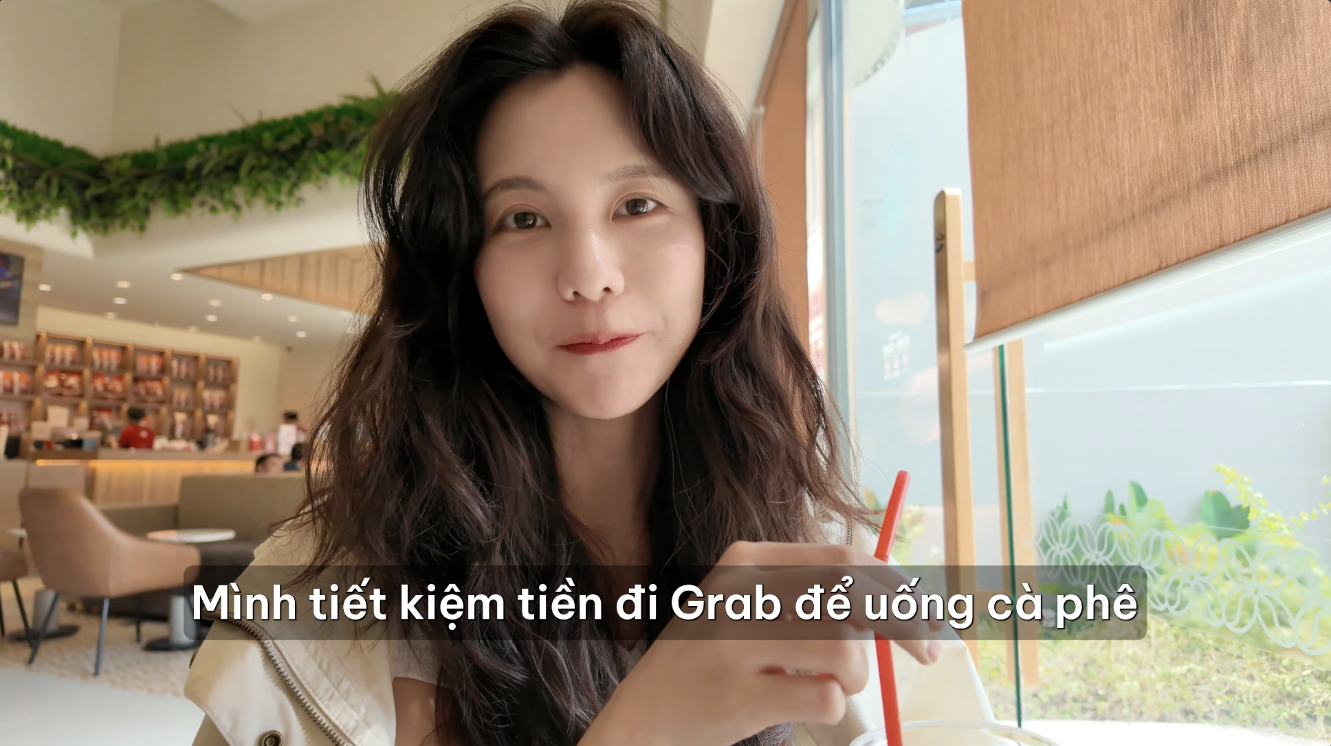 Kh&aacute;ch H&agrave;n sang Việt Nam nhịn tiền xe, cuốc bộ chỉ để mua được thứ nước g&acirc;y nghiện n&agrave;y - Ảnh 4.