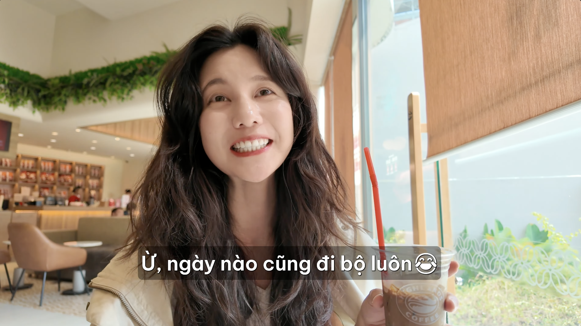 Kh&aacute;ch H&agrave;n sang Việt Nam nhịn tiền xe, cuốc bộ chỉ để mua được thứ nước g&acirc;y nghiện n&agrave;y - Ảnh 5.