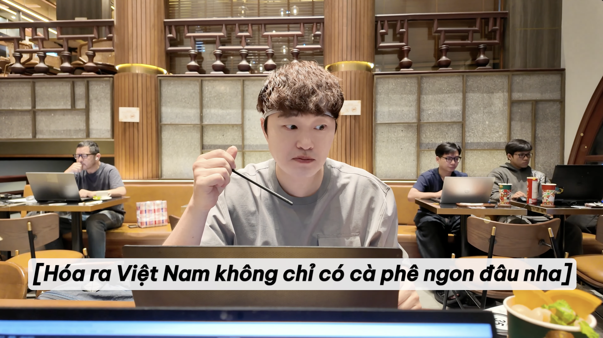 Kh&aacute;ch H&agrave;n sang Việt Nam nhịn tiền xe, cuốc bộ chỉ để mua được thứ nước g&acirc;y nghiện n&agrave;y - Ảnh 12.