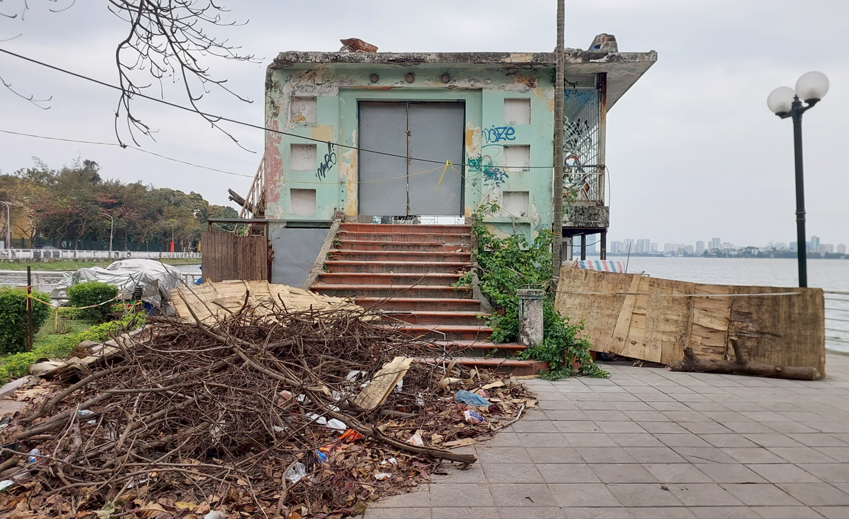 Cảnh nhếch nhác Hồ Tây 1