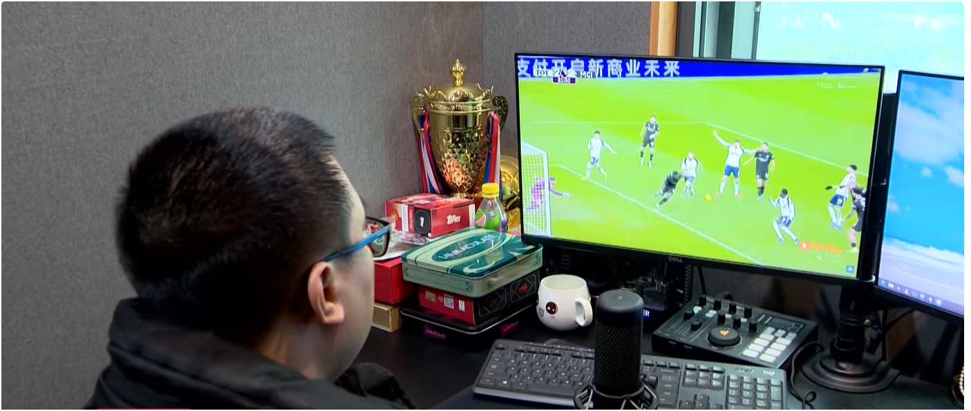 Người Thỏ của X&ocirc;i Lạc TV lộ diện v&agrave; nhận c&aacute;t x&ecirc; 300 ngh&igrave;n cho mỗi trận b&igrave;nh luận - Ảnh 3.