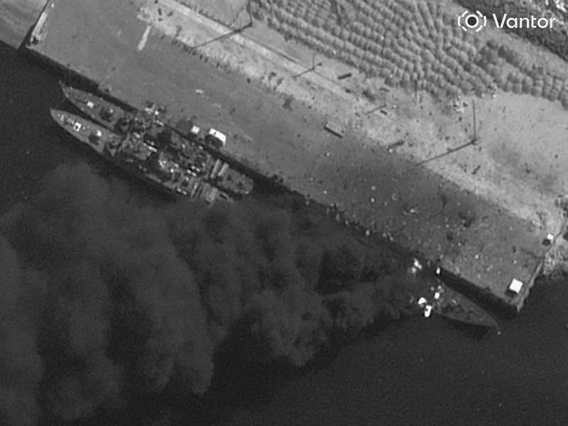 Ảnh vệ tinh h&eacute; lộ cảnh hoang t&agrave;n của Hải qu&acirc;n Iran sau đ&ograve;n kh&ocirc;ng k&iacute;ch từ Mỹ v&agrave; Israel - Ảnh 5.