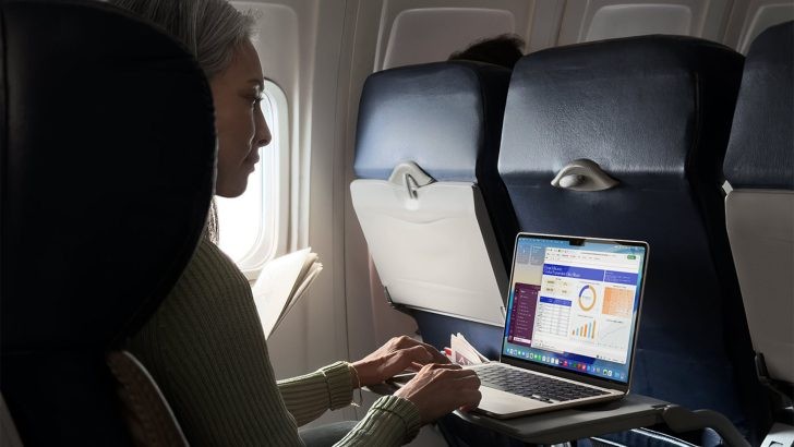 Apple bị ph&aacute;t hiện so s&aacute;nh chiếc MacBook Air 15 inch d&ugrave;ng M1&hellip; vốn chưa từng tồn tại - Ảnh 1.