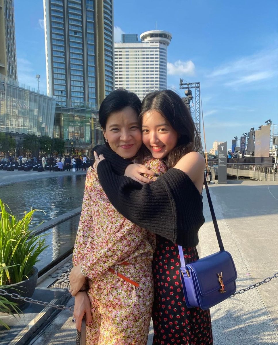 Mẹ tôi mê tiền và bài học giúp tôi không bao giờ nghèo năm 2026 - Ảnh 1. Mẹ tôi mê tiền và bài học giúp tôi không bao giờ nghèo năm 2026 - Ảnh 1.