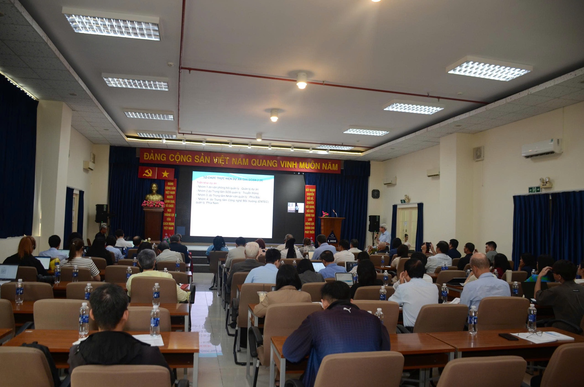 &Ocirc; nhiễm từ đốt hở rơm rạ - Ảnh 1.