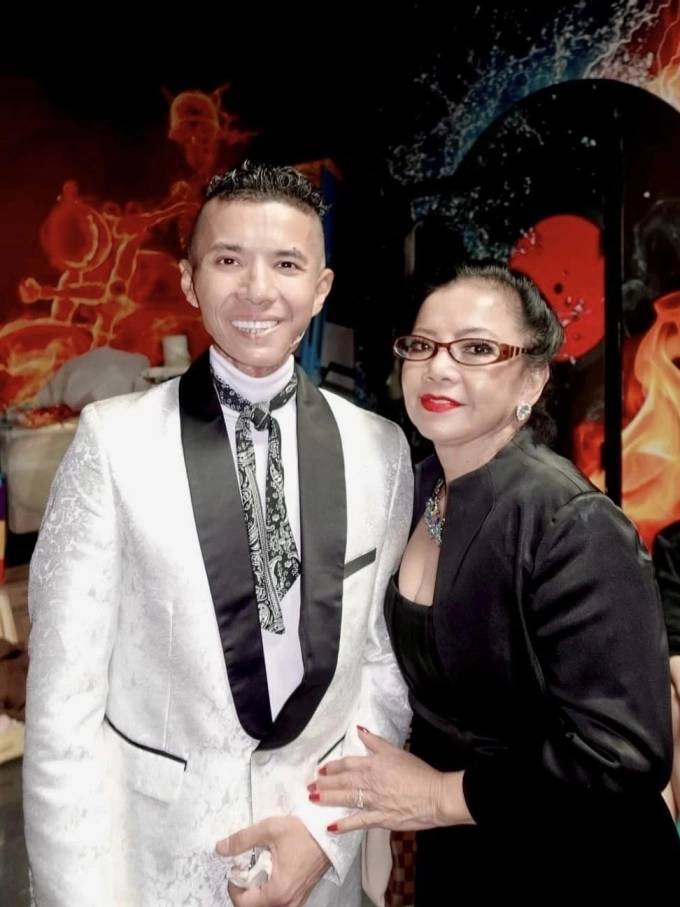 Thi thể Kasim Ho&agrave;ng Vũ được đưa về nh&agrave; qu&agrave;n s&aacute;ng nay, mẹ ruột đau đớn chọn quan t&agrave;i cho con - Ảnh 2.