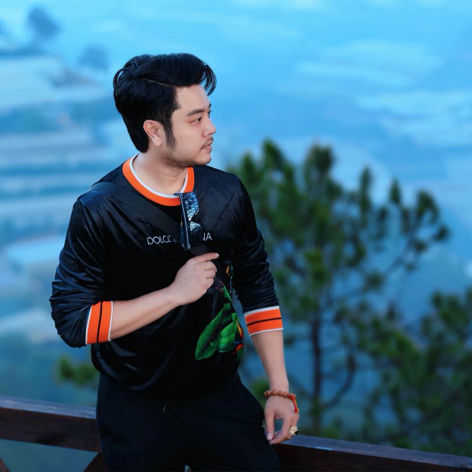 Nam người mẫu từng say m&ecirc; tỷ ph&uacute; hơn 32 tuổi, hai lần cầu h&ocirc;n bất th&agrave;nh giờ ra sao? - Ảnh 3.