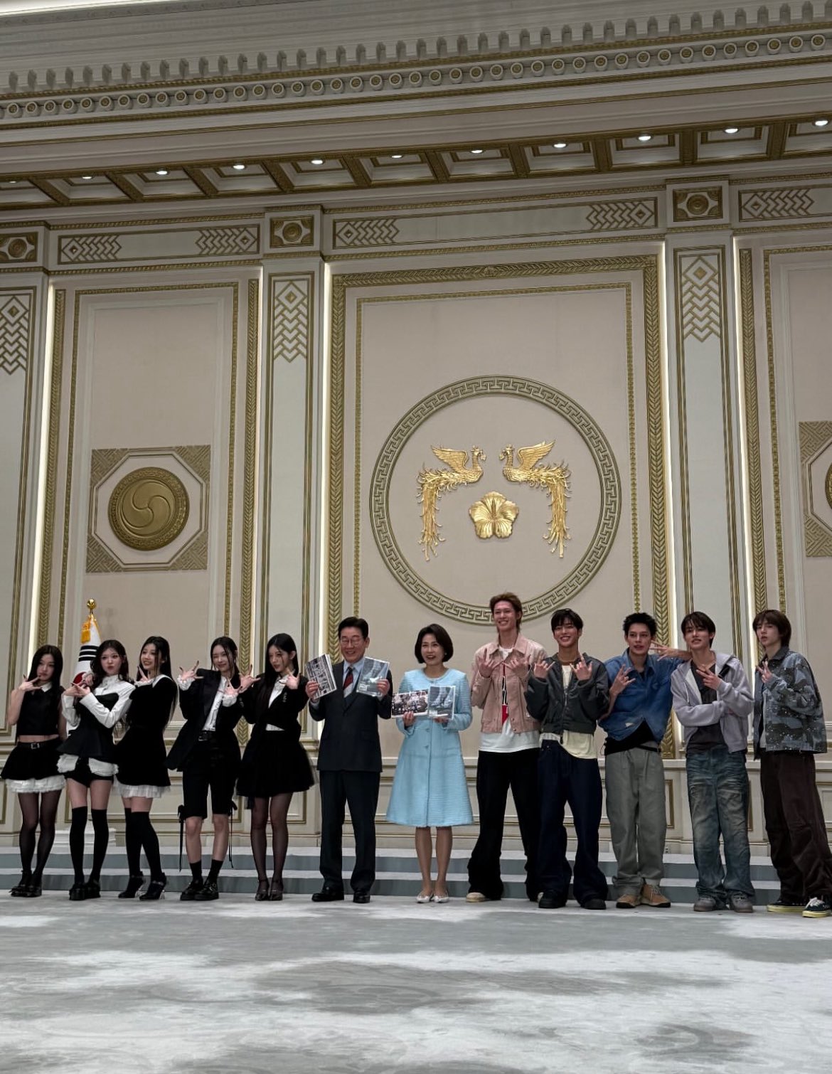 Hội mỹ nam hot nhất hiện tại diễn ở Nh&agrave; Xanh: Nhạc hay đẹp đều cả nh&oacute;m, 10 triệu fan chỉ l&agrave; chuyện nhỏ- Ảnh 1.