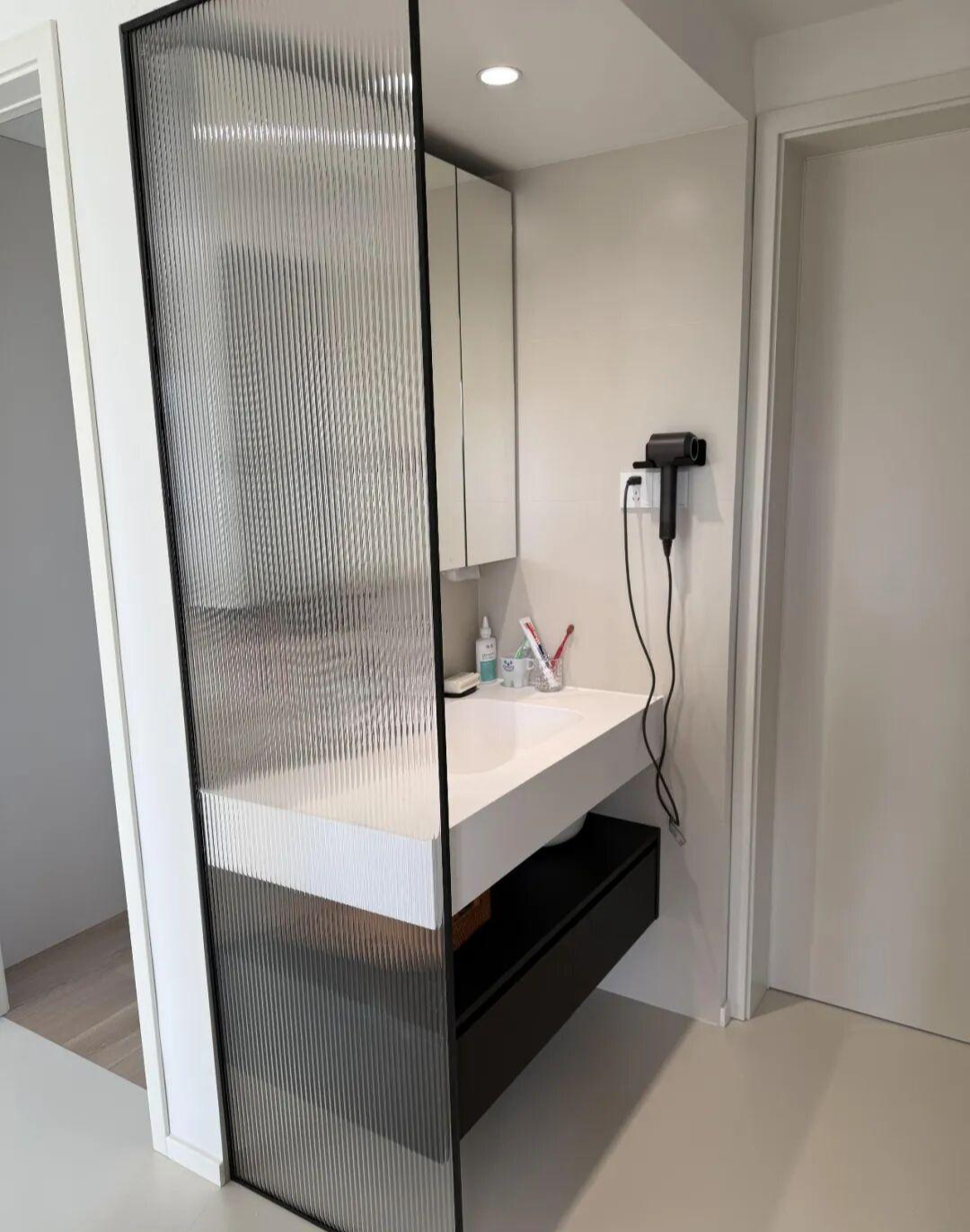 Nhiều gia đ&igrave;nh bắt đầu bỏ bồn rửa mặt trong ph&ograve;ng tắm: Sau khi xem thiết kế n&agrave;y, t&ocirc;i mới hiểu v&igrave; sao xu hướng đang thay đổi - Ảnh 5.