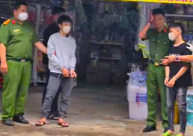 Bắt hai nghi phạm Trong vụ người đ&agrave;n &ocirc;ng tử vong tr&ecirc;n vỉa h&egrave; Nha Trang 2026 - Ảnh 1.