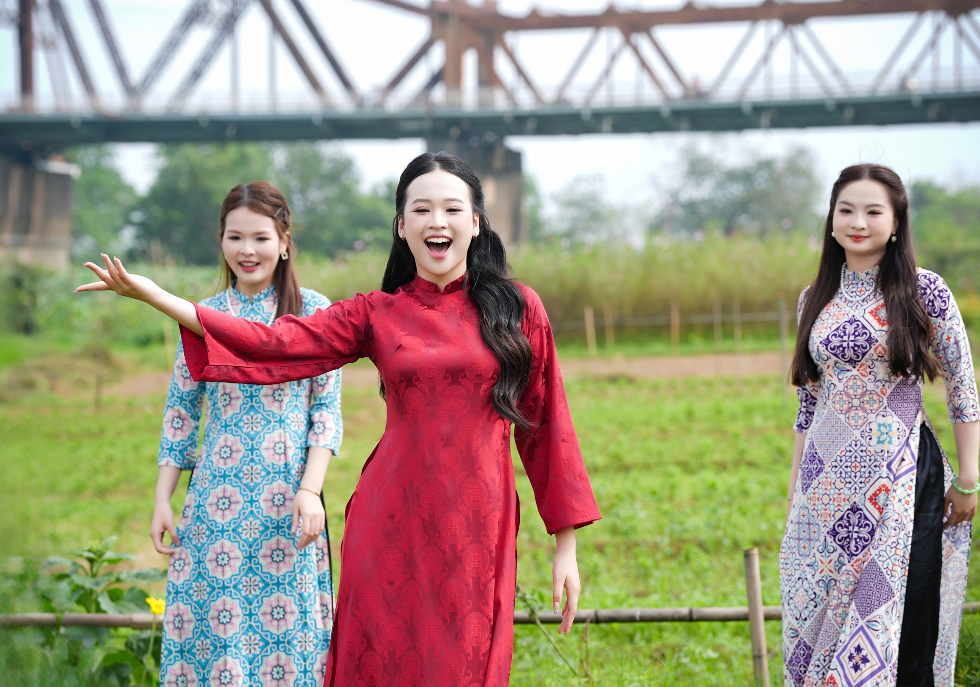 Nữ sinh 17 tuổi Nguyễn Thụy Hải Anh ra album "Chạm v&agrave;o giấc mơ" sau giải thưởng lớn- Ảnh 1.