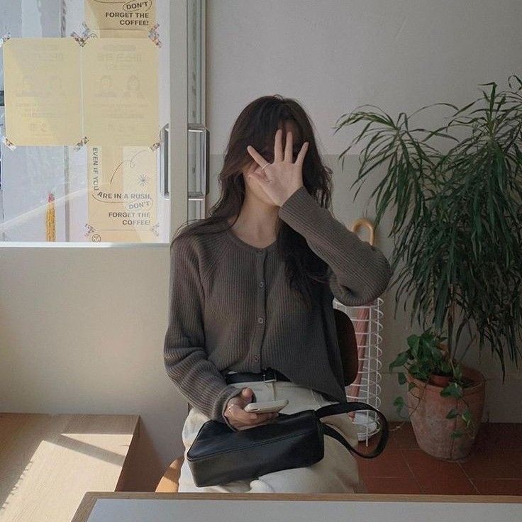 Nh&agrave; tuyển dụng nam: "Bạn thấy chỗ n&agrave;o tr&ecirc;n người t&ocirc;i đen nhất?" - c&ocirc; g&aacute;i đ&aacute;p lại vỏn vẹn 2 chữ v&agrave; được nhận ngay! - Ảnh 1.