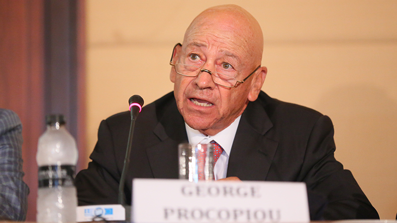 Giữa &lsquo;mưa bom b&atilde;o đạn&rsquo;, cụ &ocirc;ng U80 liều lĩnh đưa t&agrave;u chở dầu vượt eo biển Hormuz bất chấp đe dọa của Iran: Phần thưởng khủng d&agrave;nh cho người sẵn s&agrave;ng mạo hiểm - Ảnh 2.