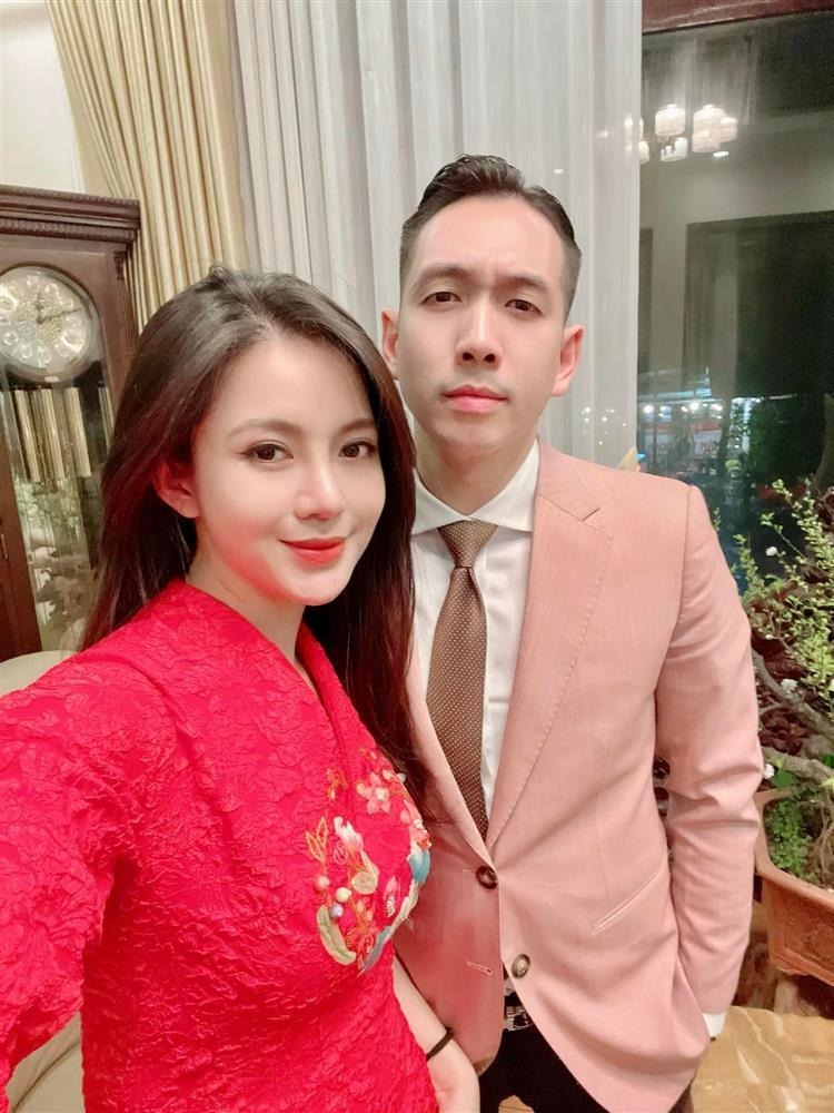 Đổi đời nhờ 1 bức ảnh, hot girl H&agrave; Nội năm n&agrave;o hạnh ph&uacute;c vi&ecirc;n m&atilde;n b&ecirc;n chồng doanh nh&acirc;n, nhan sắc U40 cực phẩm- Ảnh 4.