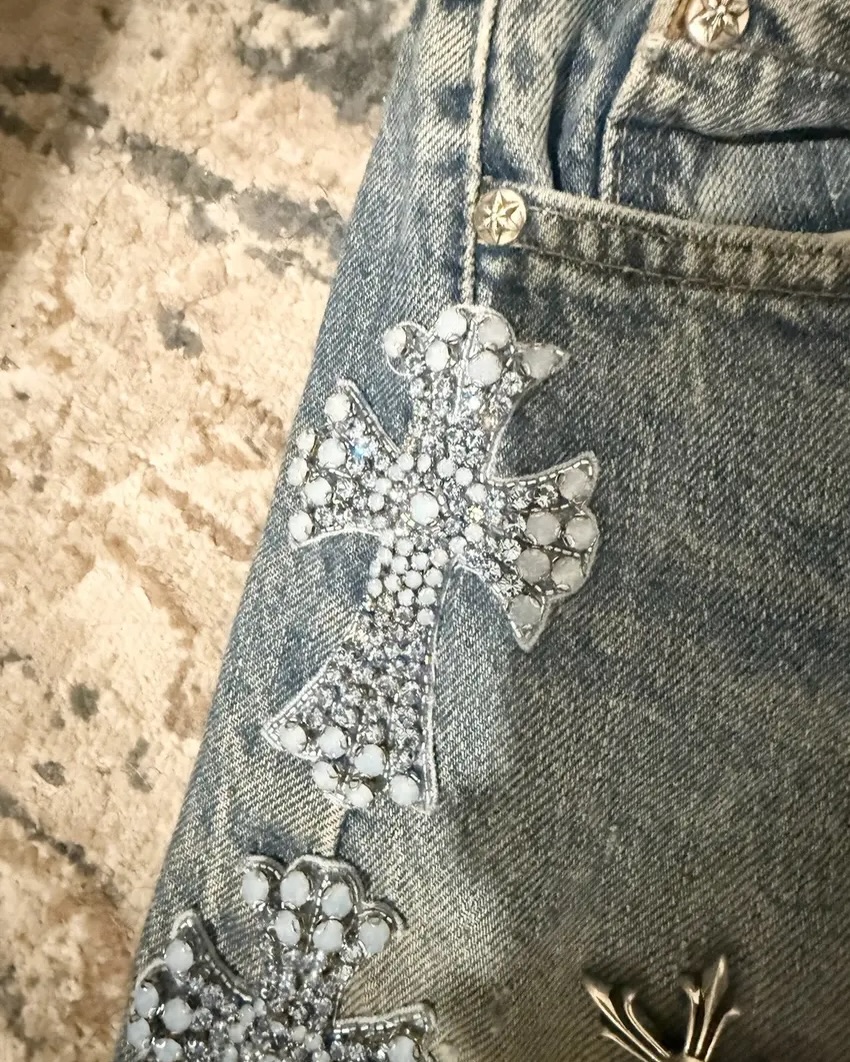 Ph&uacute; b&agrave; mua quần jeans 5 tỷ m&agrave; kh&ocirc;ng biết: C&acirc;u chuyện viral cực độ v&igrave; phản ứng cho&aacute;ng v&aacute;ng của giới si&ecirc;u gi&agrave;u - Ảnh 3.