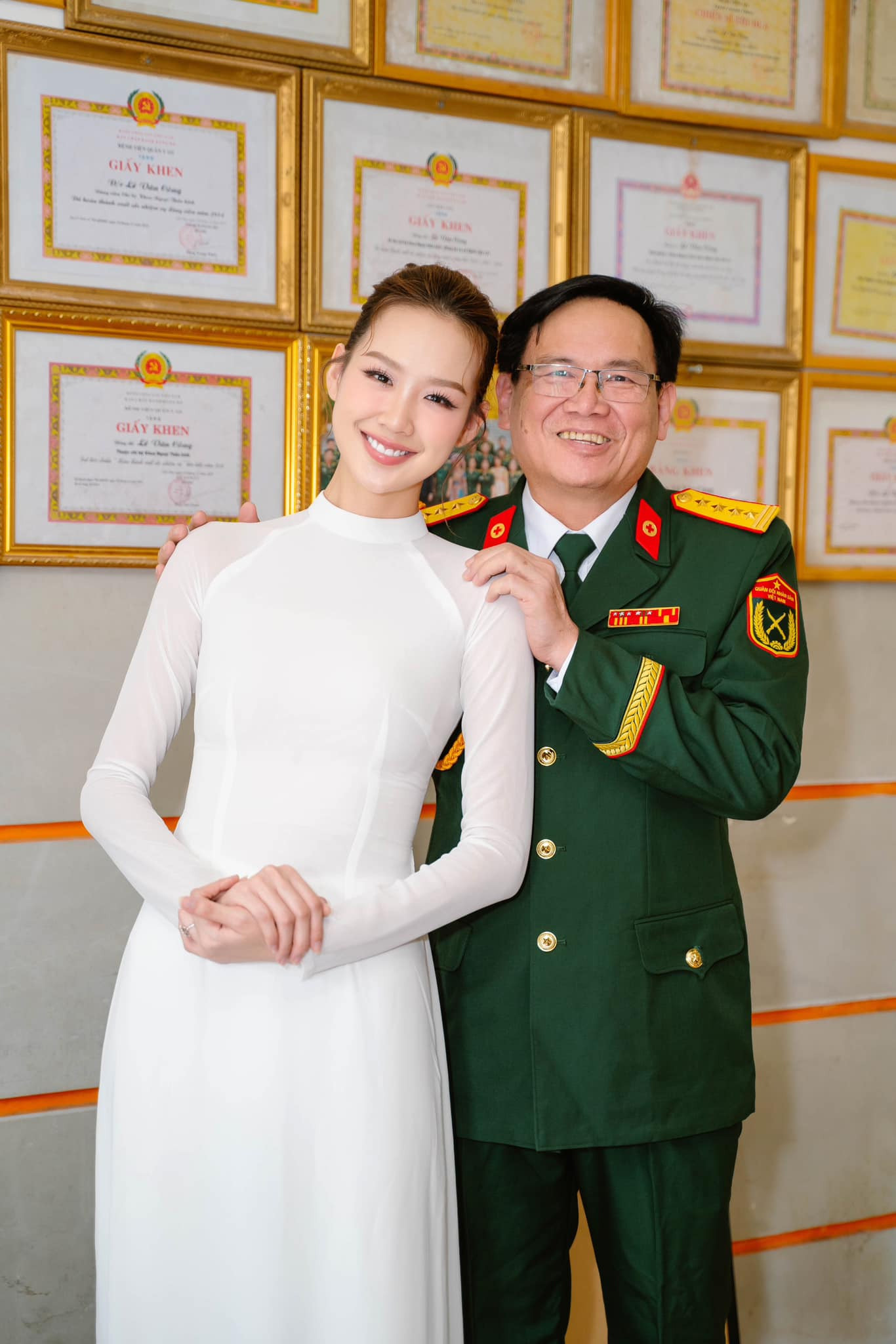 Mỹ nh&acirc;n Việt cao gần 1m9 c&oacute; ba l&agrave; Đại t&aacute; qu&acirc;n đội, sở hữu 1 thứ m&agrave; chưa ai trong showbiz đọ lại- Ảnh 3.