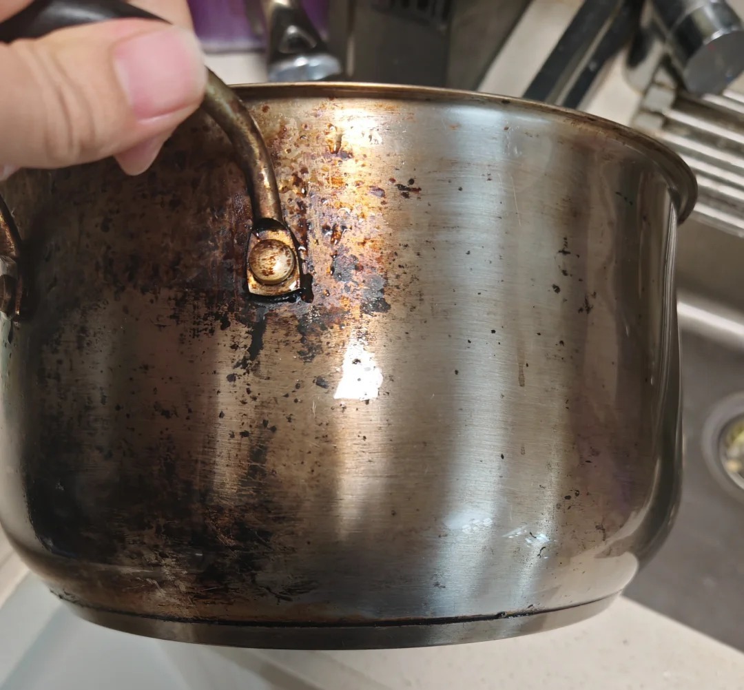 B&iacute; quyết giữ nồi inox s&aacute;ng b&oacute;ng l&acirc;u bền từ mẹ t&ocirc;i suốt 20 năm - Ảnh 1.