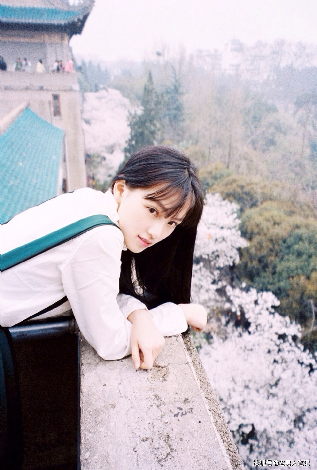 T&igrave;nh h&igrave;nh hiện tại của "Nữ thần Vũ H&aacute;n" nổi khắp cả nước nhờ một bộ ảnh năm 18 tuổi, d&ugrave;ng c&aacute;t-x&ecirc; &ldquo;bao nu&ocirc;i&rdquo; bạn trai- Ảnh 1.