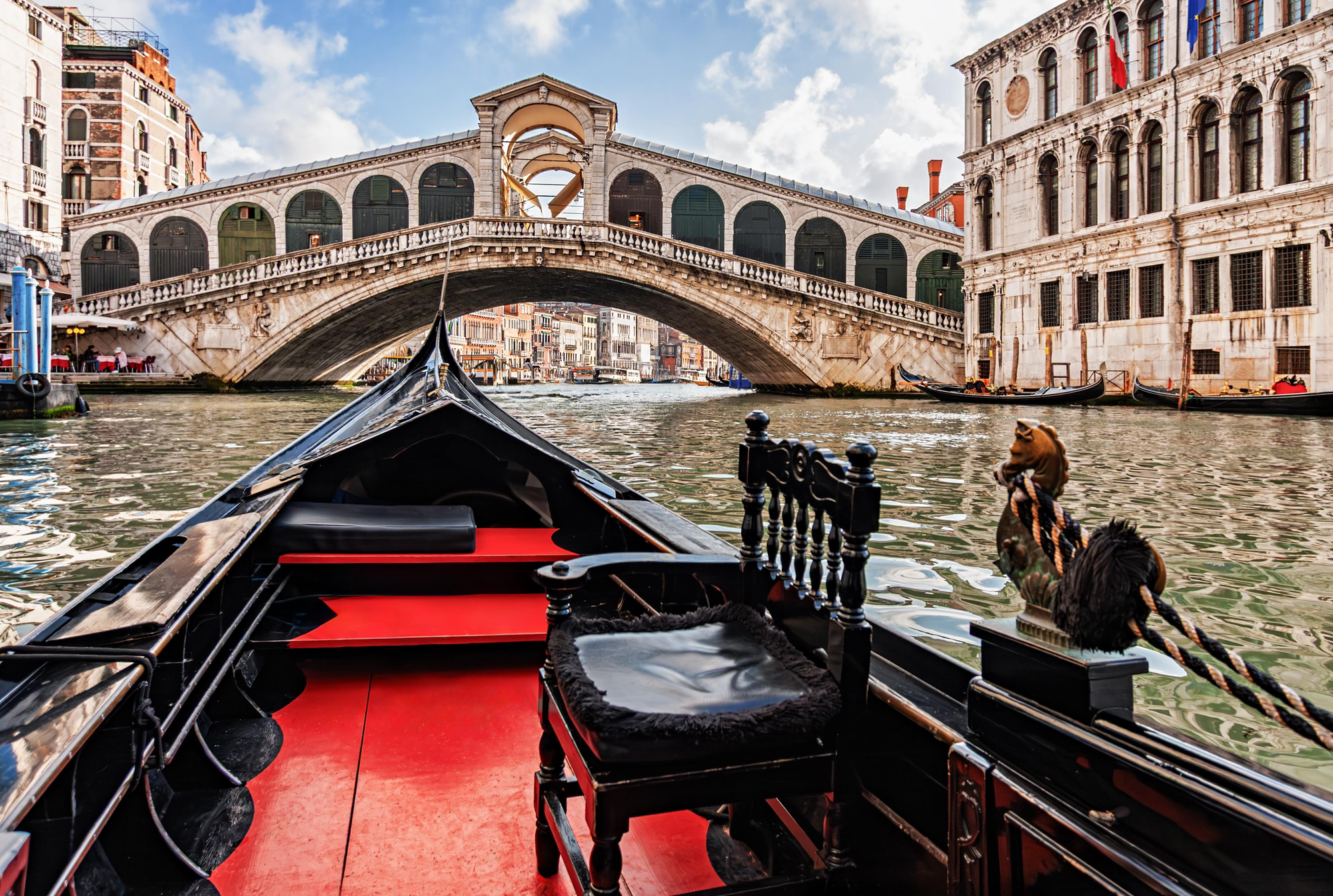 10 loại thuế v&agrave; ph&iacute; du lịch nước ngo&agrave;i người Việt cần biết năm 2026 - Ảnh 2.