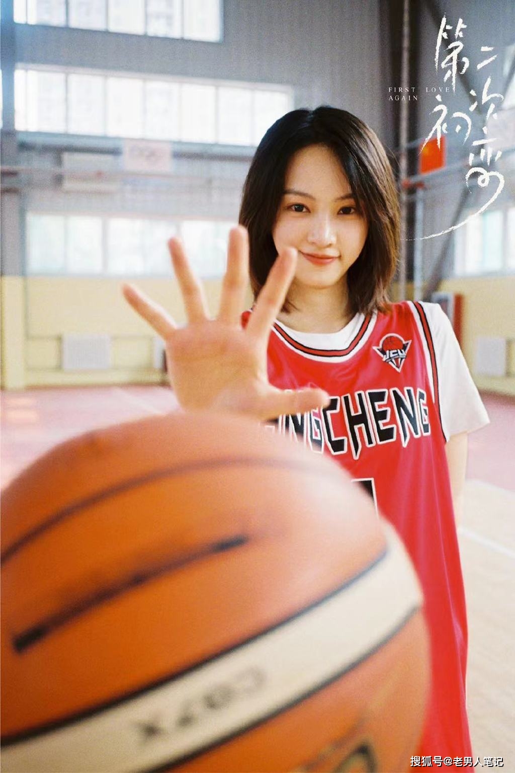 T&igrave;nh h&igrave;nh hiện tại của "Nữ thần Vũ H&aacute;n" nổi khắp cả nước nhờ một bộ ảnh năm 18 tuổi, d&ugrave;ng c&aacute;t-x&ecirc; &ldquo;bao nu&ocirc;i&rdquo; bạn trai- Ảnh 3.