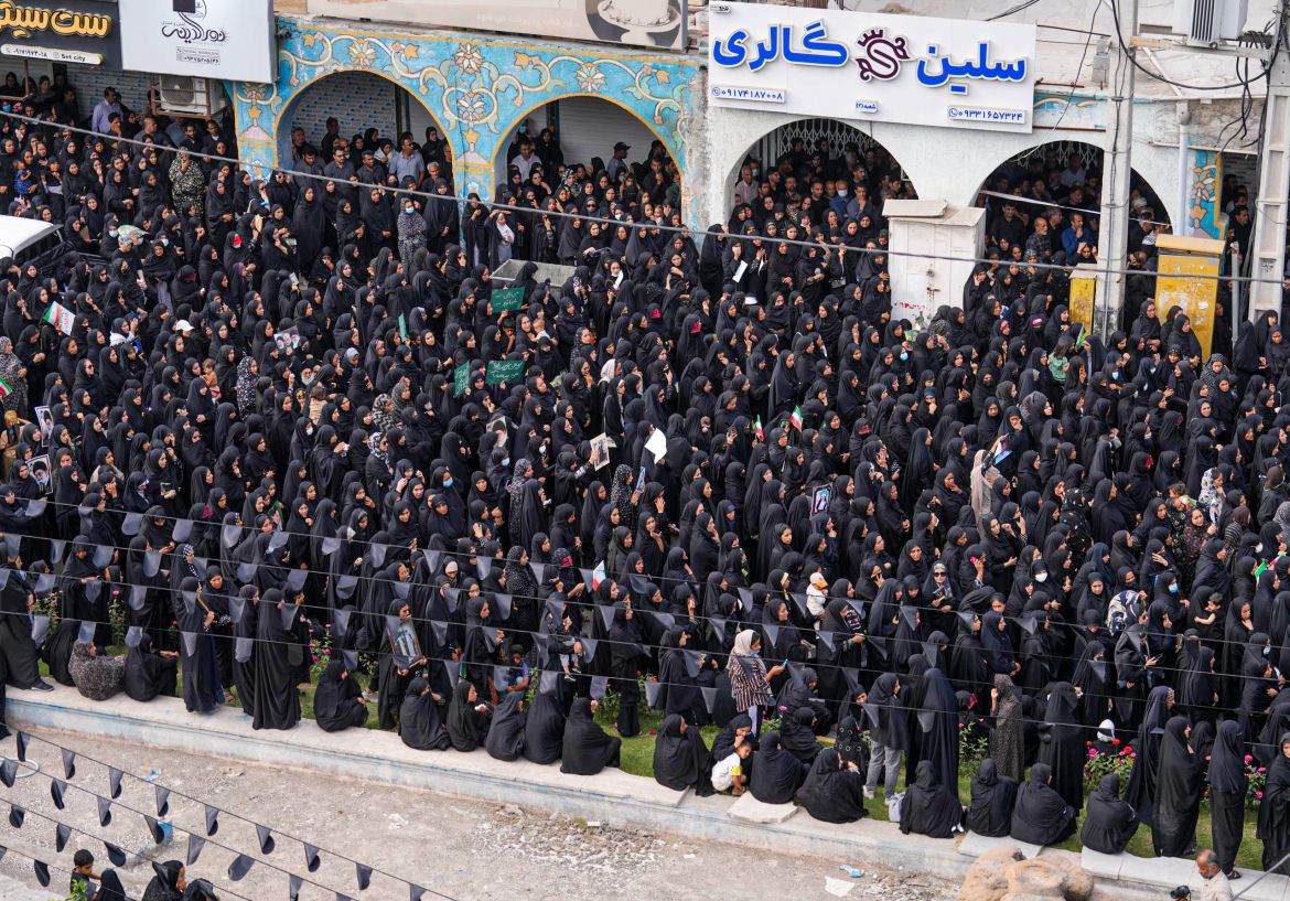 Iran 2026: T&igrave;nh h&igrave;nh xung đột v&agrave; thảm khốc sau 1 tuần - Ảnh 10.