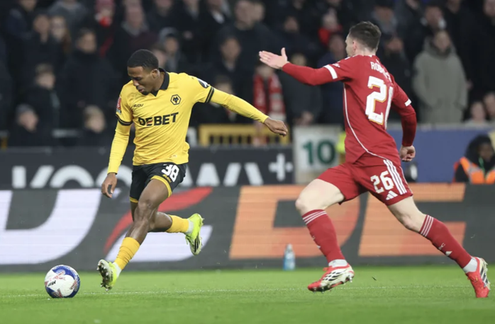 Đ&ograve;i nợ th&agrave;nh c&ocirc;ng Wolverhampton, Liverpool b&ugrave;ng nổ v&agrave;o tứ kết FA Cup - Ảnh 1.