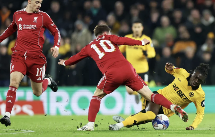 Đ&ograve;i nợ th&agrave;nh c&ocirc;ng Wolverhampton, Liverpool b&ugrave;ng nổ v&agrave;o tứ kết FA Cup - Ảnh 2.