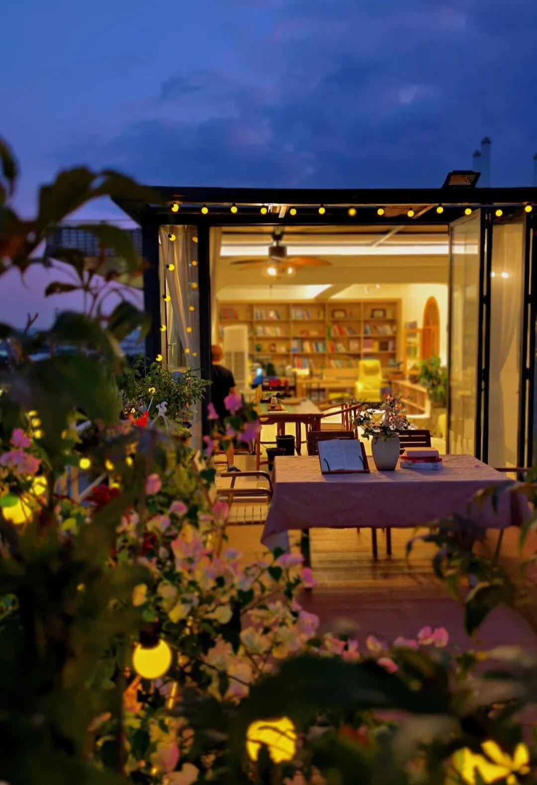 M&ugrave;a h&egrave; n&oacute;ng 40&deg;C, tường từng dột nước: 8 năm sống ở căn hộ &aacute;p m&aacute;i khiến t&ocirc;i hiểu một sự thật - Ảnh 3.