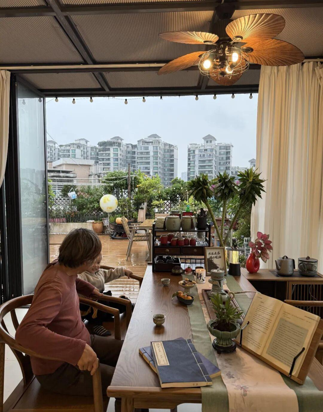 M&ugrave;a h&egrave; n&oacute;ng 40&deg;C, tường từng dột nước: 8 năm sống ở căn hộ &aacute;p m&aacute;i khiến t&ocirc;i hiểu một sự thật - Ảnh 5.