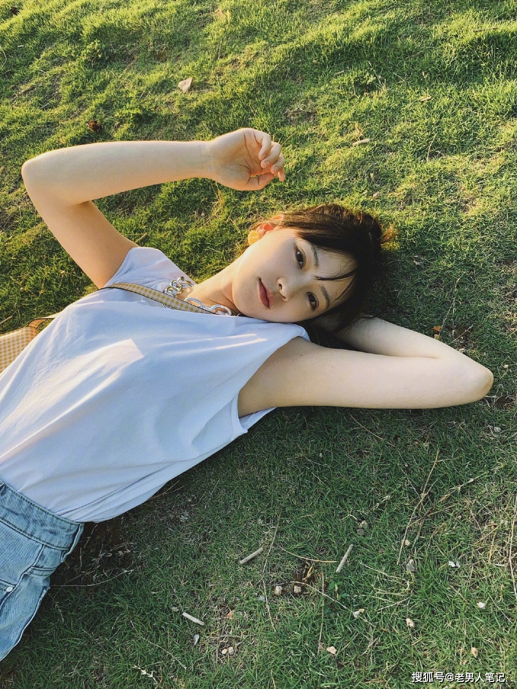 T&igrave;nh h&igrave;nh hiện tại của "Nữ thần Vũ H&aacute;n" nổi khắp cả nước nhờ một bộ ảnh năm 18 tuổi, d&ugrave;ng c&aacute;t-x&ecirc; &ldquo;bao nu&ocirc;i&rdquo; bạn trai- Ảnh 4.