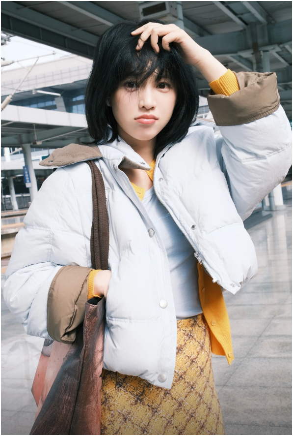 T&igrave;nh h&igrave;nh hiện tại của "Nữ thần Vũ H&aacute;n" nổi khắp cả nước nhờ một bộ ảnh năm 18 tuổi, d&ugrave;ng c&aacute;t-x&ecirc; &ldquo;bao nu&ocirc;i&rdquo; bạn trai- Ảnh 12.