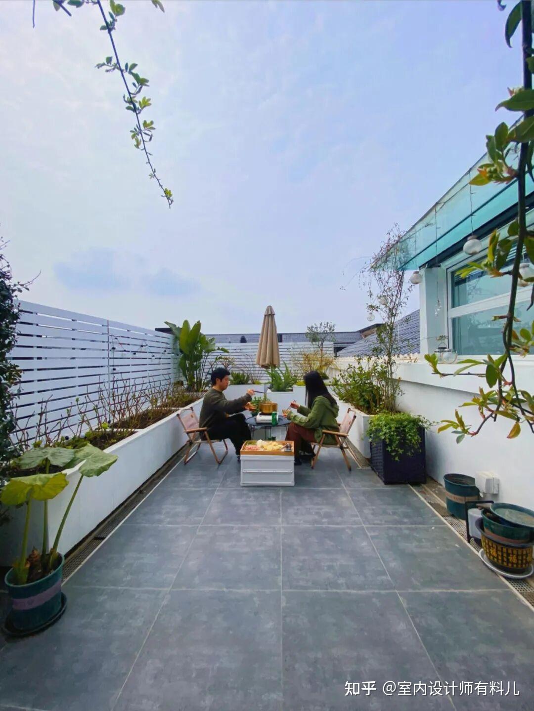 M&ugrave;a h&egrave; n&oacute;ng 40&deg;C, tường từng dột nước: 8 năm sống ở căn hộ &aacute;p m&aacute;i khiến t&ocirc;i hiểu một sự thật - Ảnh 6.