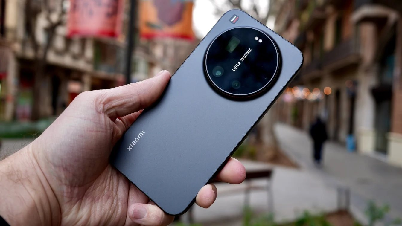 Xiaomi 17 Ultra đột ph&aacute; với pin 6 . 800 Mah v&agrave; camera tele 200MP , đối thủ đ&aacute;ng gờm năm 2026 - Ảnh 1.