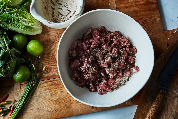 Tại sao người Thái Lan thích ăn thịt sống? - Ảnh 3.