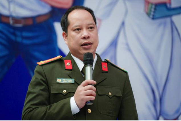 Cận trên 3 độ không được tuyển vào trường công an - Ảnh 1.