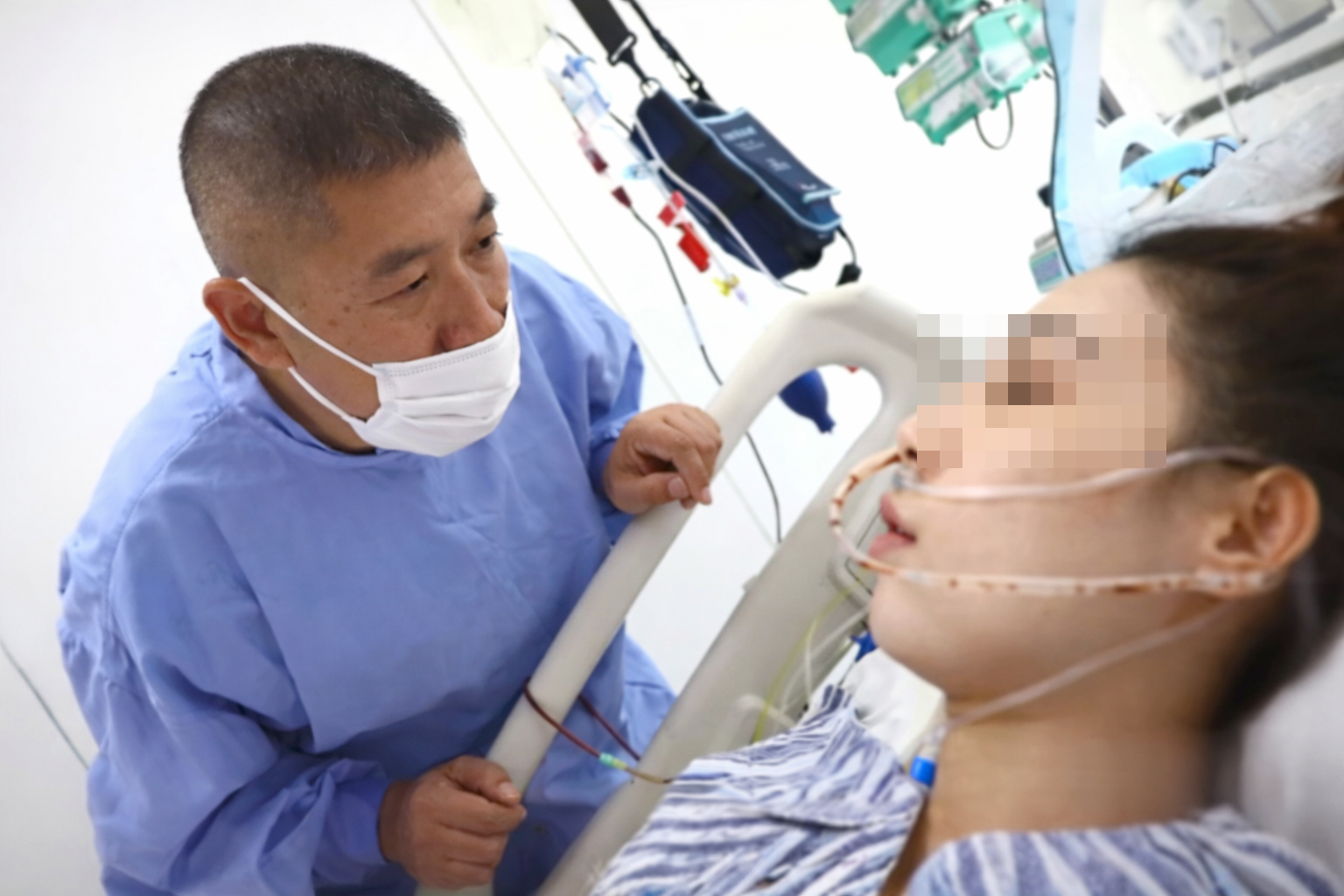 Nữ nhân viên văn phòng 40 tuổi mắc cùng lúc 3 loại ung thư: Bác sĩ cảnh báo thói quen mỗi đêm của nhiều người có thể phá vỡ hệ miễn dịch- Ảnh 1.