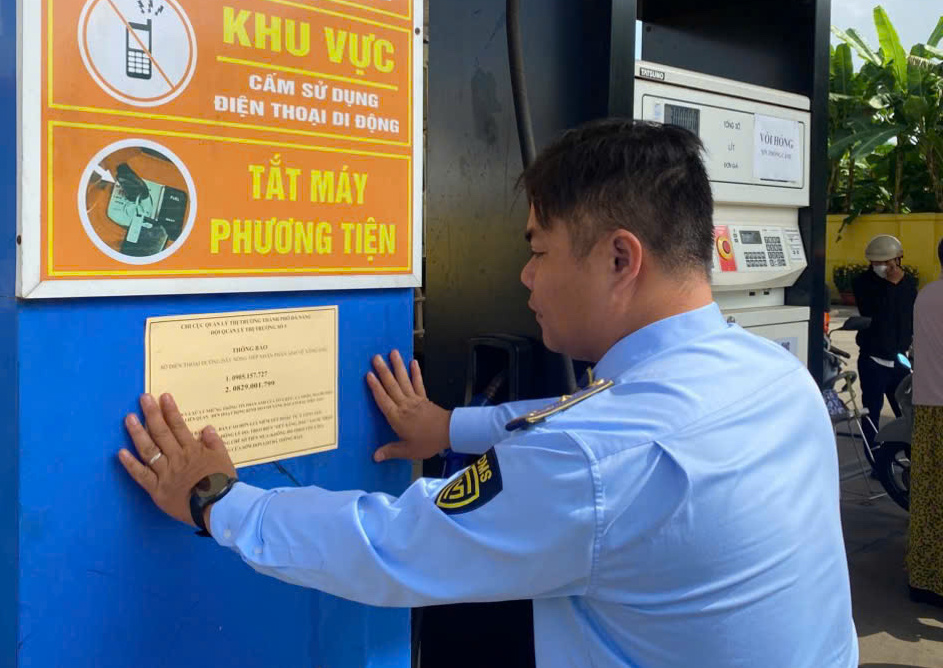 Đà Nẵng công bố đường dây nóng xăng dầu bảo vệ quyền lợi người tiêu dùng - Ảnh 1. Đà Nẵng công bố đường dây nóng xăng dầu bảo vệ quyền lợi người tiêu dùng - Ảnh 1.